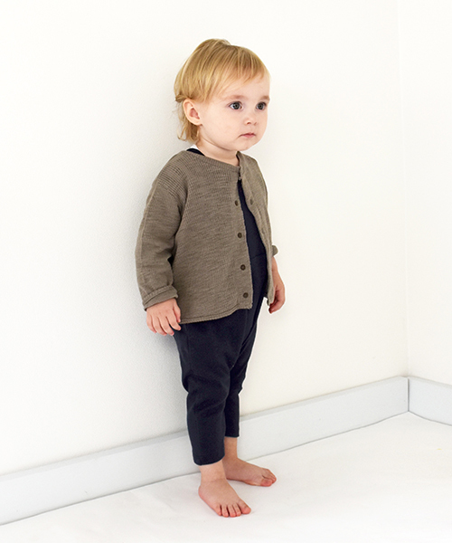 quoti use fith（クゥオティ　ユース　フィス）の「天竺 ノースリーブ プレイスーツ（ロンパース・キッズ・グリーン/グレー/チャコールグレー/ブルー/ピンク・80/90/70）」の6枚目の写真