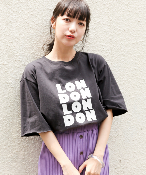LOWRYS FARM(ローリーズファーム)の「CITYロゴTEE 839983(Tシャツ/カットソー・レディース・ホワイト系その他/ホワイト系その他2/チャコールグレー・FREE)」の14枚目の写真