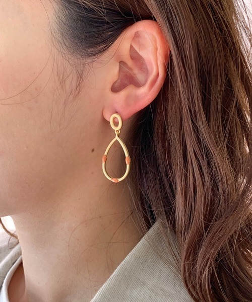 dictionary（ディクショナリー）の「【dictionary / ディクショナリー】 デザイン アンティーク ピアス（ピアス（両耳用）・レディース・ブラック/ライトホワイト/ベージュ/ネイビー/ブラウン/イエロー/オレンジ/グリーン/ライトグリーン/ライトブラウン/クリアブラック/クリアブルー/ワインレッド/クリアイエロー/ブラック系その他/ライトピンク/ダークネイビー・FREE）」の17枚目の写真