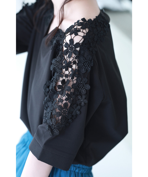 cawaii（カワイイ）の「美しいフラワーカットアウトブラウス（Tシャツ/カットソー・レディース・ホワイト/ブラック/ネイビー・M）」の2枚目の写真