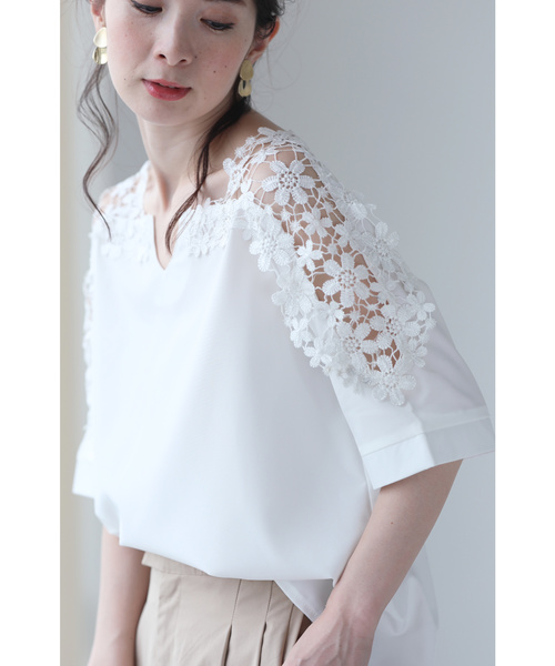 cawaii（カワイイ）の「美しいフラワーカットアウトブラウス（Tシャツ/カットソー・レディース・ホワイト/ブラック/ネイビー・M）」の11枚目の写真