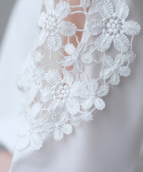 cawaii（カワイイ）の「美しいフラワーカットアウトブラウス（Tシャツ/カットソー・レディース・ホワイト/ブラック/ネイビー・M）」の12枚目の写真