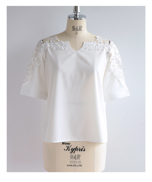 cawaii（カワイイ）の「美しいフラワーカットアウトブラウス（Tシャツ/カットソー・レディース・ホワイト/ブラック/ネイビー・M）」の13枚目の写真