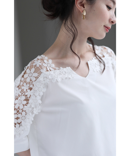 cawaii（カワイイ）の「美しいフラワーカットアウトブラウス（Tシャツ/カットソー・レディース・ホワイト/ブラック/ネイビー・M）」の4枚目の写真