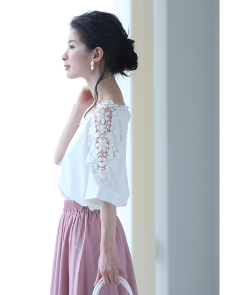 cawaii（カワイイ）の「美しいフラワーカットアウトブラウス（Tシャツ/カットソー・レディース・ホワイト/ブラック/ネイビー・M）」の8枚目の写真