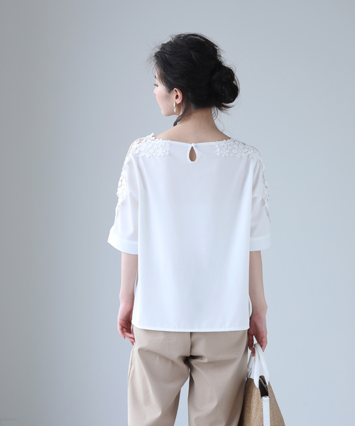 cawaii（カワイイ）の「美しいフラワーカットアウトブラウス（Tシャツ/カットソー・レディース・ホワイト/ブラック/ネイビー・M）」の9枚目の写真