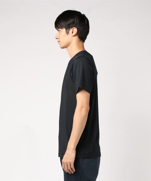 CALVIN KLEIN PERFORMANCE(カルバンクラインパフォーマンス)の「ライン ロゴ ワークアウト クルーネック 機能 Tシャツ(Tシャツ/カットソー・メンズ・ホワイト/ブラック/ネイビー/ライム・S/M/L/XL)」の5枚目の写真