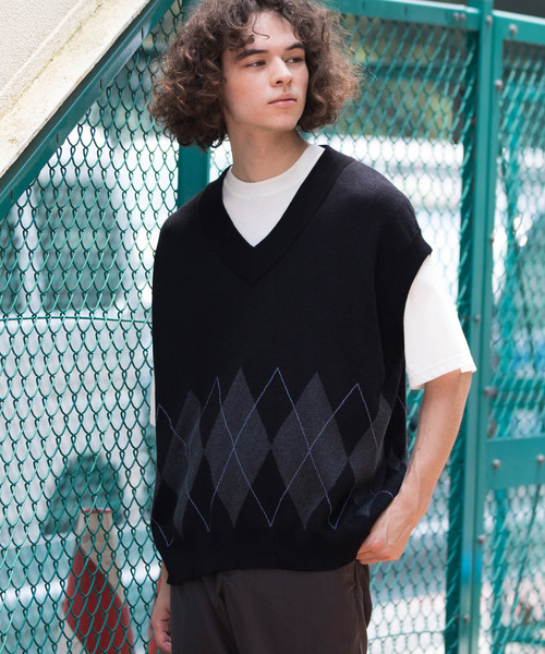JUNRED（ジュンレッド）の「アーガイルVネックベスト（ベスト・メンズ・ブラック/ダークブラウン・FREE）」の6枚目の写真