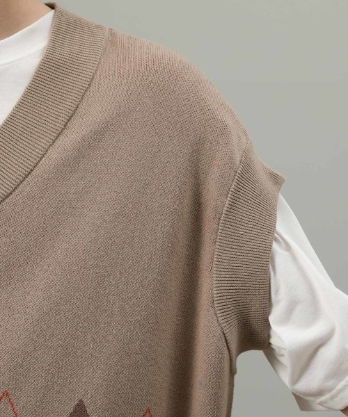 JUNRED（ジュンレッド）の「アーガイルVネックベスト（ベスト・メンズ・ブラック/ダークブラウン・FREE）」の12枚目の写真