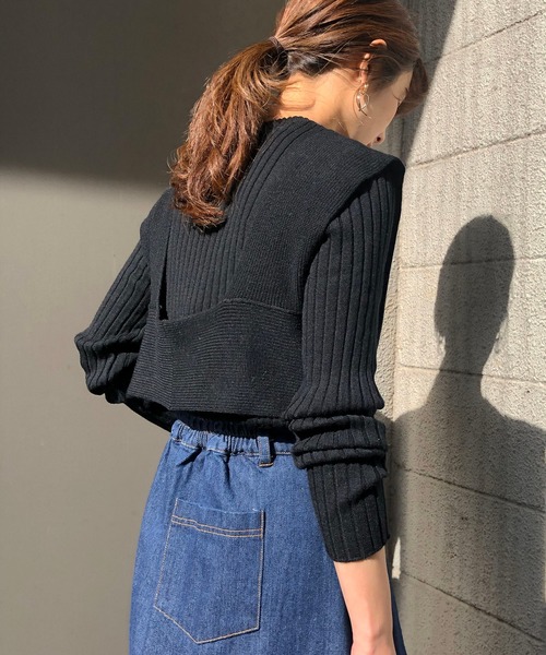 &g'aime（アンジェム）の「【&g'aime】ビスチェレイヤードトップス（ニット/セーター・レディース・ブラック/ベージュ/モカ・FREE）」の8枚目の写真