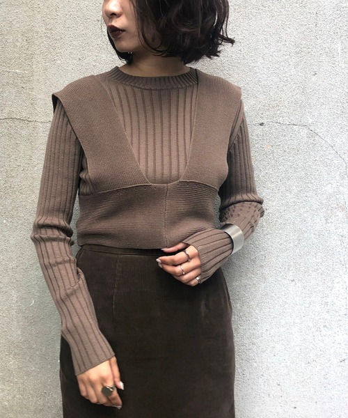 &g'aime（アンジェム）の「【&g'aime】ビスチェレイヤードトップス（ニット/セーター・レディース・ブラック/ベージュ/モカ・FREE）」の11枚目の写真