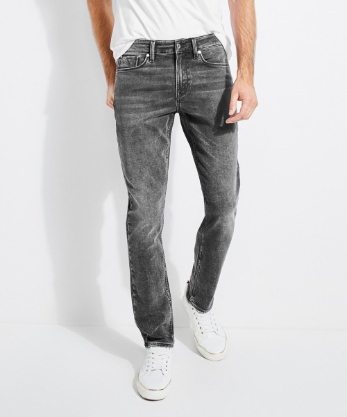 Guess(ゲス)の「SLIM TAPERED FLEX DENIM PANT(デニムパンツ)」|ブラック