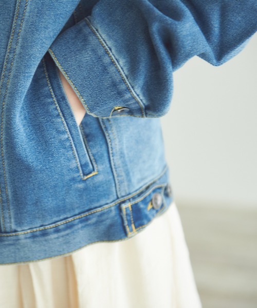 Sakka（サッカ）の「ストレッチオーバーサイズ　デニムジャケット（デニムジャケット・レディース・ブルー/インディゴブルー/ライトブルー・MEDIUM/LARGE）」の10枚目の写真