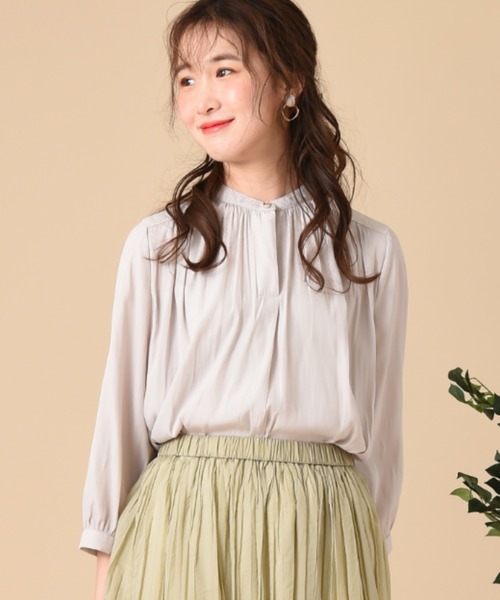 INTERPLANET（インタープラネット）の「パウダーサテン７分袖ギャザーブラウス（シャツ/ブラウス・レディース・モカ/ブラック/グリーン/グレイッシュベージュ・FREE）」の13枚目の写真