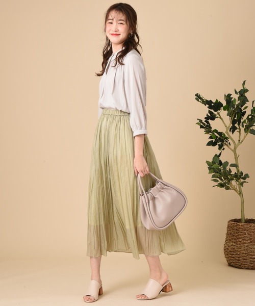 INTERPLANET（インタープラネット）の「パウダーサテン７分袖ギャザーブラウス（シャツ/ブラウス・レディース・モカ/ブラック/グリーン/グレイッシュベージュ・FREE）」の10枚目の写真