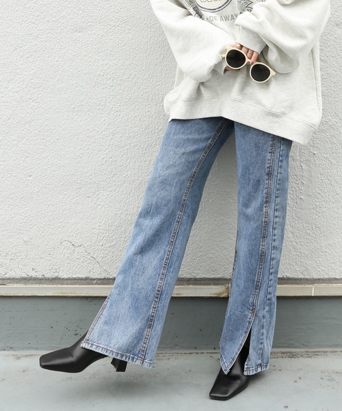 ap retro（アプレトロ）の「【apretro】スリットデニムパンツ〈セミフレア/ベルボトム〉（デニムパンツ・レディース・ブルー/サックスブルー/アイボリー/ブラック/インディゴブルー・MEDIUM/LARGE/SMALL）」の20枚目の写真