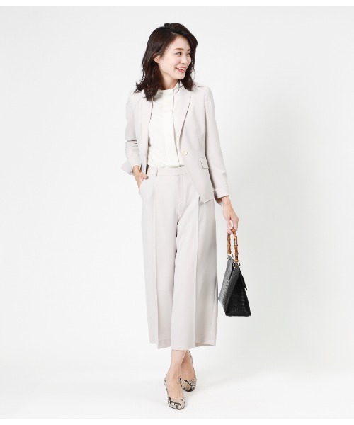 NEWYORKER(ニューヨーカー)の「【ウォッシャブル】ポリエステル 1釦テーラードジャケット(テーラードジャケット・レディース・ベージュ/ネイビー・7号/9号/11号/13号)」の4枚目の写真