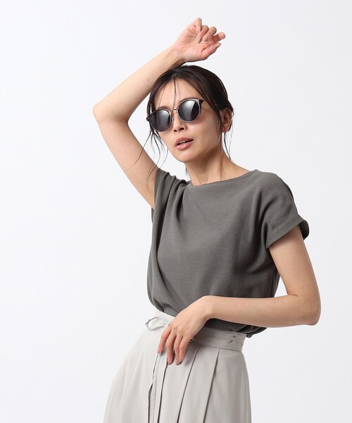 UNTITLED(アンタイトル)の「◆【洗える】前後2WAYゆるVニットプルオーバー(ニット/セーター・レディース・カーキ/ホワイト系5/ライトグレー系4/レッド系1・02/00)」の1枚目の写真