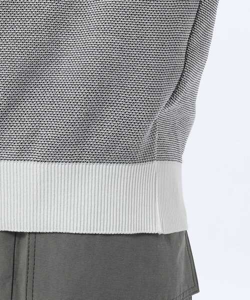 UNTITLED(アンタイトル)の「◆【洗える】前後2WAYゆるVニットプルオーバー(ニット/セーター・レディース・カーキ/ホワイト系5/ライトグレー系4/レッド系1・02/00)」の17枚目の写真