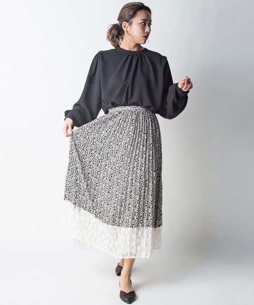 MILLION CARATS(ミリオンカラッツ)の「ヴィンテージフラワースカート(スカート・レディース・ブラック・FREE)」の2枚目の写真