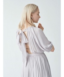 【emmi atelier】バックオープンワンピース