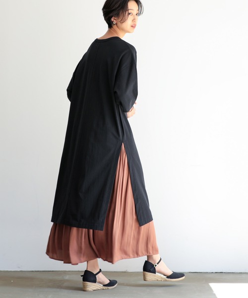OMNES(オムネス)の「USAコットン サイドスリット入Tシャツワンピース(ワンピース・レディース・ホワイト/ブラック・FREE)」の5枚目の写真