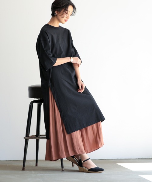 OMNES(オムネス)の「USAコットン サイドスリット入Tシャツワンピース(ワンピース・レディース・ホワイト/ブラック・FREE)」の13枚目の写真