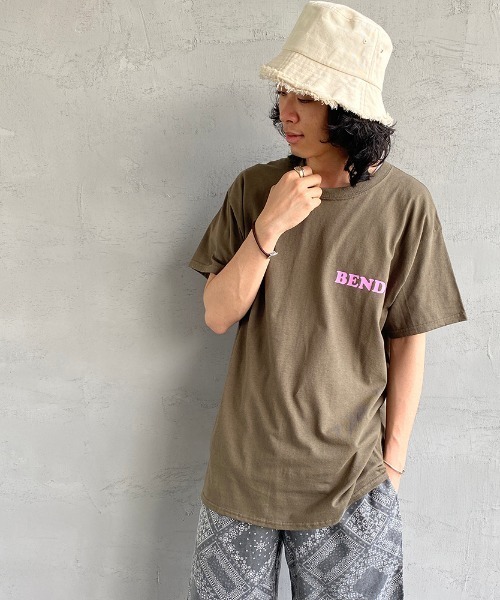 bend(s)（ベンズ）の「[BENDS×JEANS FACTORY/ベンズ×ジーンズファクトリー] 別注 グラフィックバックプリントTシャツ KC（Tシャツ/カットソー・レディース・ホワイト/オリーブ・M/L）」の19枚目の写真
