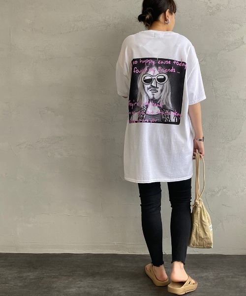 bend(s)（ベンズ）の「[BENDS×JEANS FACTORY/ベンズ×ジーンズファクトリー] 別注 グラフィックバックプリントTシャツ KC（Tシャツ/カットソー・レディース・ホワイト/オリーブ・M/L）」の14枚目の写真