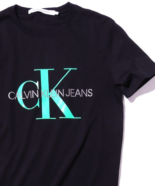 Calvin Klein Jeans(カルヴァンクラインジーンズ)の「Calvin Klein Jeans/カルバンクラインジーンズ ネオンカラービックロゴTシャツ(Tシャツ/カットソー・メンズ・ホワイト/ブラック・S/M/L)」の2枚目の写真