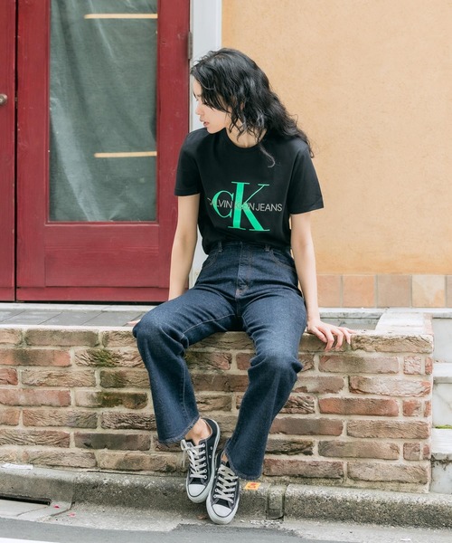 Calvin Klein Jeans(カルヴァンクラインジーンズ)の「Calvin Klein Jeans/カルバンクラインジーンズ ネオンカラービックロゴTシャツ(Tシャツ/カットソー・メンズ・ホワイト/ブラック・S/M/L)」の19枚目の写真