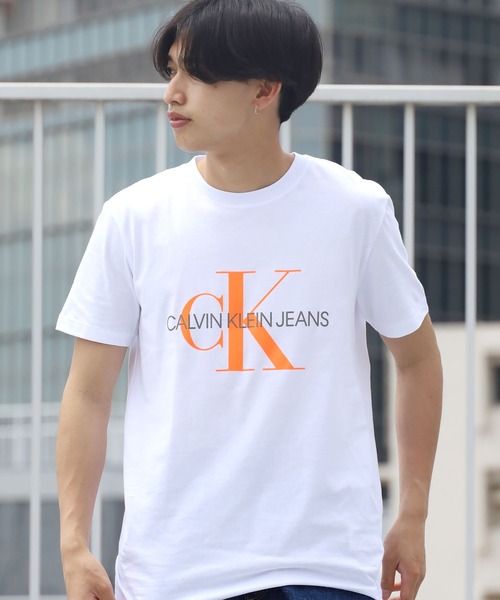 Calvin Klein Jeans(カルヴァンクラインジーンズ)の「Calvin Klein Jeans/カルバンクラインジーンズ ネオンカラービックロゴTシャツ(Tシャツ/カットソー・メンズ・ホワイト/ブラック・S/M/L)」の18枚目の写真