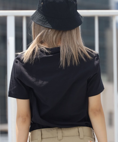 Calvin Klein Jeans(カルヴァンクラインジーンズ)の「Calvin Klein Jeans/カルバンクラインジーンズ ネオンカラービックロゴTシャツ(Tシャツ/カットソー・メンズ・ホワイト/ブラック・S/M/L)」の14枚目の写真