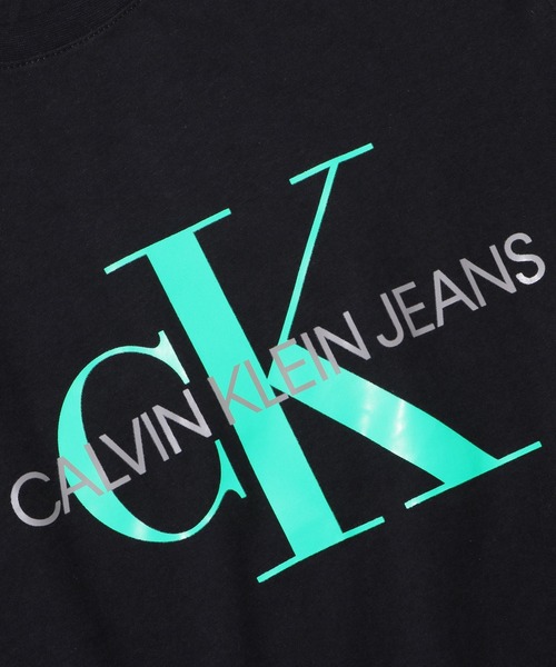 Calvin Klein Jeans(カルヴァンクラインジーンズ)の「Calvin Klein Jeans/カルバンクラインジーンズ ネオンカラービックロゴTシャツ(Tシャツ/カットソー・メンズ・ホワイト/ブラック・S/M/L)」の17枚目の写真