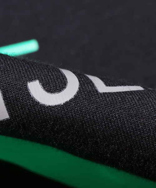 Calvin Klein Jeans(カルヴァンクラインジーンズ)の「Calvin Klein Jeans/カルバンクラインジーンズ ネオンカラービックロゴTシャツ(Tシャツ/カットソー・メンズ・ホワイト/ブラック・S/M/L)」の3枚目の写真