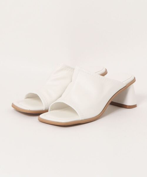 Fabby fabby（ファビィーファビィー）の「ストレッチ台形ヒールミュールサンダル（サンダル・レディース・ブラック/ホワイト・SMALL/LARGE/MEDIUM）」の5枚目の写真