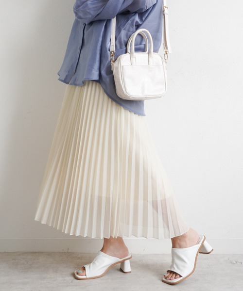 Fabby fabby（ファビィーファビィー）の「ストレッチ台形ヒールミュールサンダル（サンダル・レディース・ブラック/ホワイト・SMALL/LARGE/MEDIUM）」の16枚目の写真