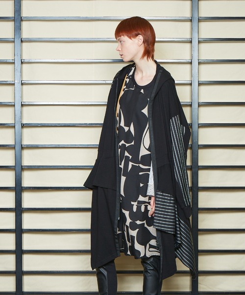 gomme（ゴム）の「60/-ファイン裏毛　切替ファスナーパーカーワンピース（パーカー・レディース・ブラック/チャコールグレー/カーキ・MEDIUM）」の2枚目の写真