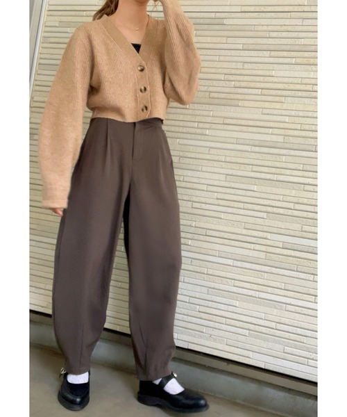 junoah(ジュノア)の「タック入りコクーンパンツ(その他パンツ・レディース・ブラック/モカ/ベージュ/グレー・MEDIUM/X-LARGE/LARGE)」の10枚目の写真