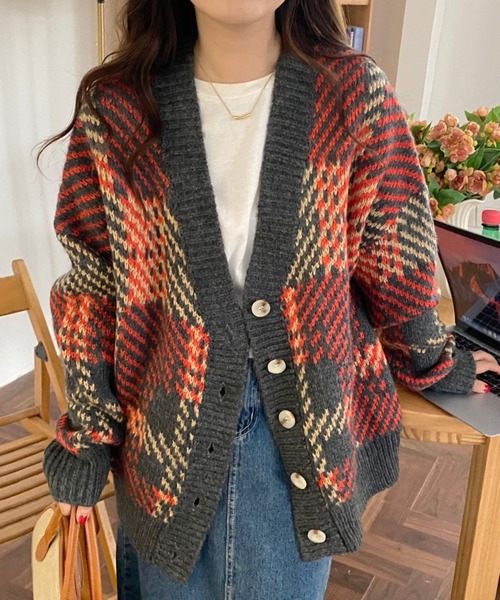 ABITOKYO(アビトーキョー)の「【ABITOKYO ORIGINAL】配色ニットジャガードチェックカーデ(カーディガン/ボレロ・レディース・ホワイト/ブラック/レッド・FREE)」の6枚目の写真