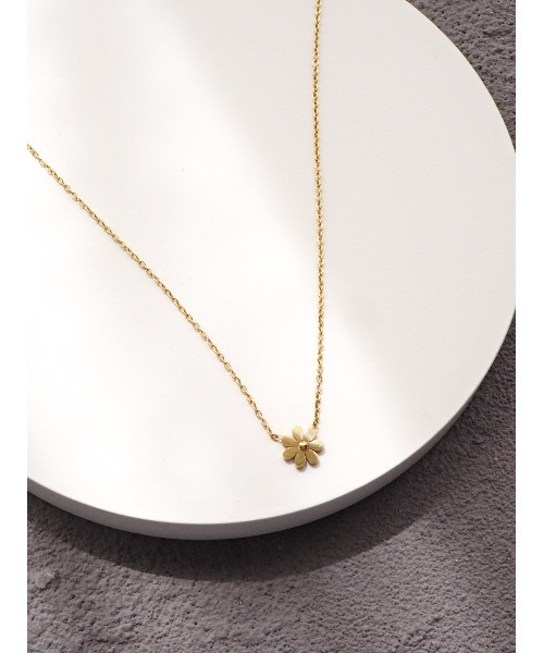 jumelle（ジュメロ）の「フラワーネックレス（ネックレス・レディース・ゴールド・FREE）」の3枚目の写真