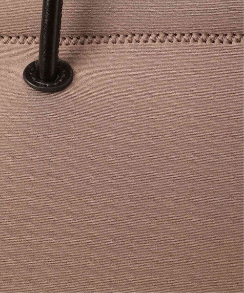 SLOBE IENA（スローブイエナ）の「【YAHKI /ヤーキ】ネオプレーントートバッグ◆（トートバッグ・レディース・ブラック/ベージュ・FREE）」の14枚目の写真