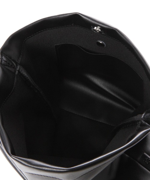 LAKOLE（ラコレ）の「ソフトスクエアショルダーバッグ / 237089（ショルダーバッグ・メンズ・サンドグレー/ブラック/ダークオリーブ・FREE）」の13枚目の写真