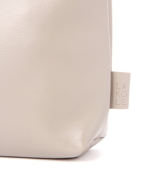 LAKOLE（ラコレ）の「ソフトスクエアショルダーバッグ / 237089（ショルダーバッグ・メンズ・サンドグレー/ブラック/ダークオリーブ・FREE）」の5枚目の写真