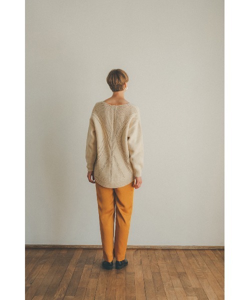 MIDWEST（ミッドウエスト）の「CLANE BACK OPEN CABLE V NECK KNIT TOPS（ニット/セーター・レディース・オフホワイト・1）」の8枚目の写真