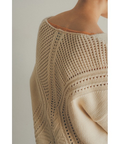MIDWEST（ミッドウエスト）の「CLANE BACK OPEN CABLE V NECK KNIT TOPS（ニット/セーター・レディース・オフホワイト・1）」の6枚目の写真