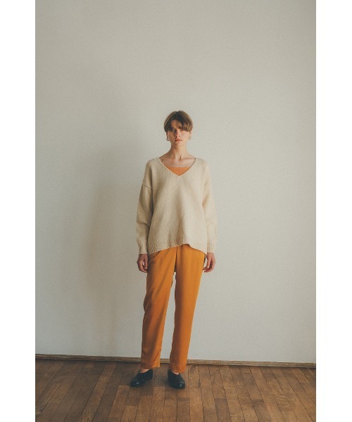 MIDWEST（ミッドウエスト）の「CLANE BACK OPEN CABLE V NECK KNIT TOPS（ニット/セーター・レディース・オフホワイト・1）」の5枚目の写真