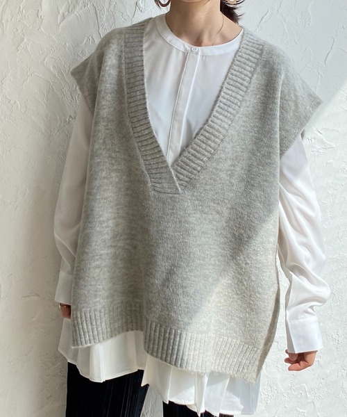 She's Closet(シーズクローゼット)の「オーバーサイズサイドスリット入り深Vネックニットベスト(ベスト・レディース・グリーン/杢グレー/ベージュ/ブラック/アイボリー・FREE)」の5枚目の写真