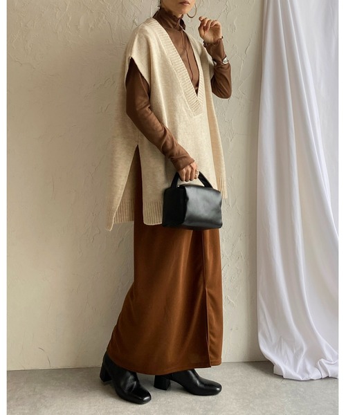 She's Closet(シーズクローゼット)の「オーバーサイズサイドスリット入り深Vネックニットベスト(ベスト・レディース・グリーン/杢グレー/ベージュ/ブラック/アイボリー・FREE)」の14枚目の写真