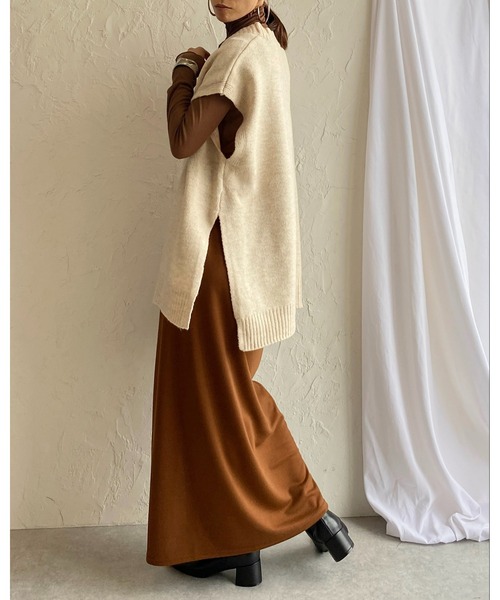 She's Closet(シーズクローゼット)の「オーバーサイズサイドスリット入り深Vネックニットベスト(ベスト・レディース・グリーン/杢グレー/ベージュ/ブラック/アイボリー・FREE)」の16枚目の写真